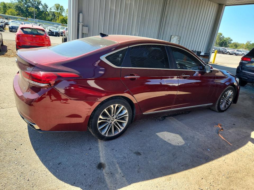 Photo 3 from auction – 2015 HYUNDAI GENESIS with VIN KMHGN4JE0FU014902
