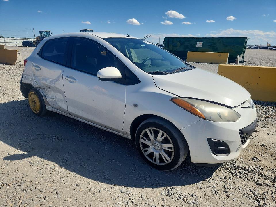 Photo 4 from auction – 2014 MAZDA MAZDA2 with VIN JM1DE1KY3E0185812