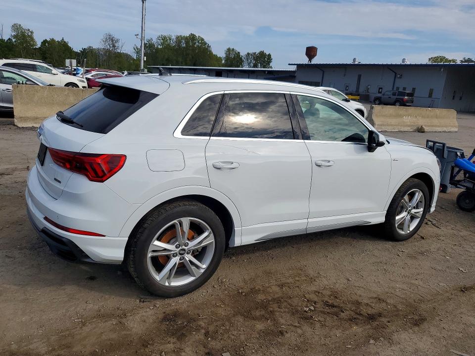 Снимка 3 от търг – 2021 AUDI Q3 с VIN WA1EECF37M1118843
