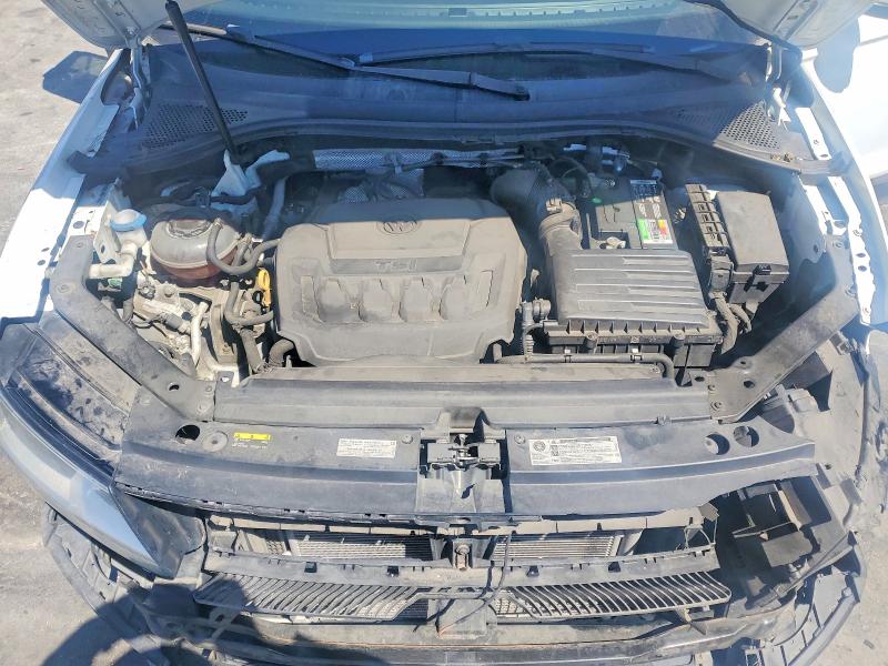 Photo 11 from auction – 2018 VOLKSWAGEN TIGUAN with VIN 3VV3B7AX2JM074161