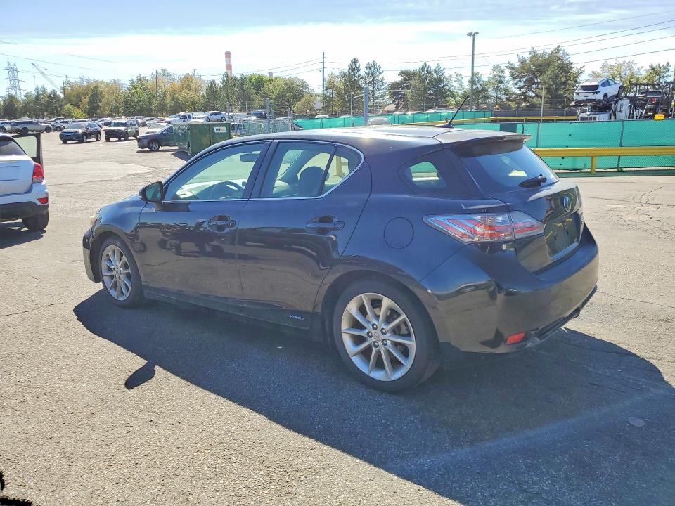 Photo 2 from auction – 2013 LEXUS CT with VIN JTHKD5BH0D2153130