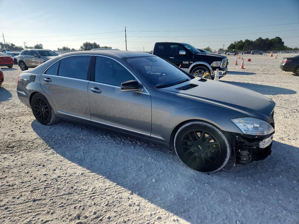 Photo 4 from auction – 2011 MERCEDES-BENZ S with VIN WDDNG7BB3BA364747