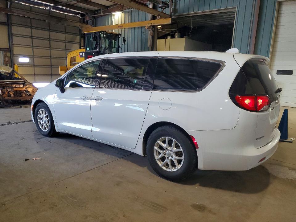 Photo 2 from auction – 2017 CHRYSLER PACIFICA with VIN 2C4RC1DG6HR508213