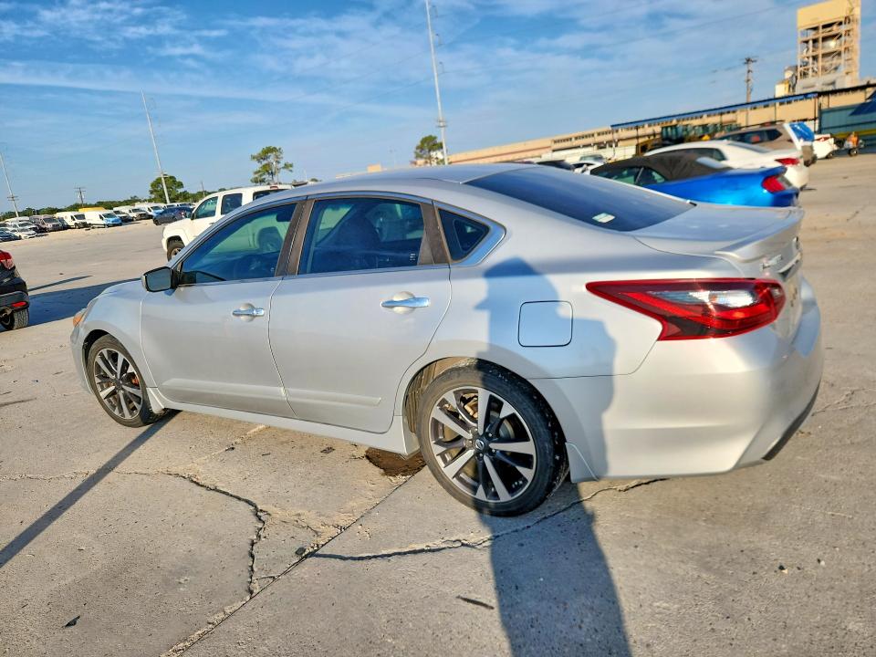 Photo 2 from auction – 2017 NISSAN ALTIMA with VIN 1N4AL3AP2HN316285