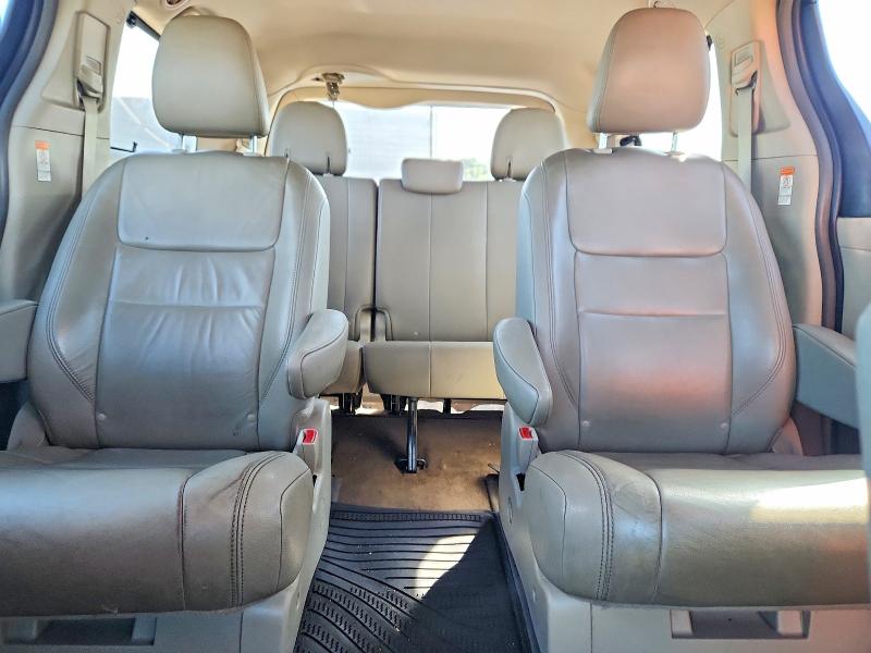 Photo 10 from auction – 2018 TOYOTA SIENNA with VIN 5TDDZ3DC8JS200491