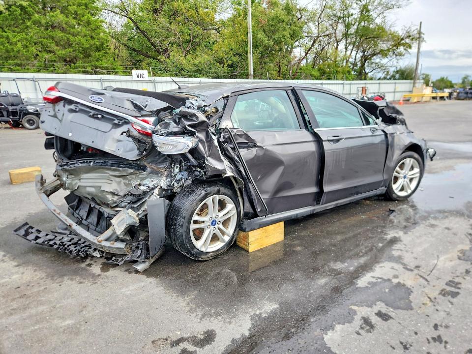 Zdjęcie 3 z aukcji – 2018 FORD FUSION z VIN 3FA6P0LU0JR131814