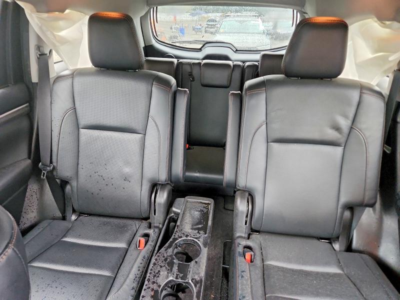 Photo 10 from auction – 2018 TOYOTA HIGHLANDER with VIN 5TDDZRFH0JS497297