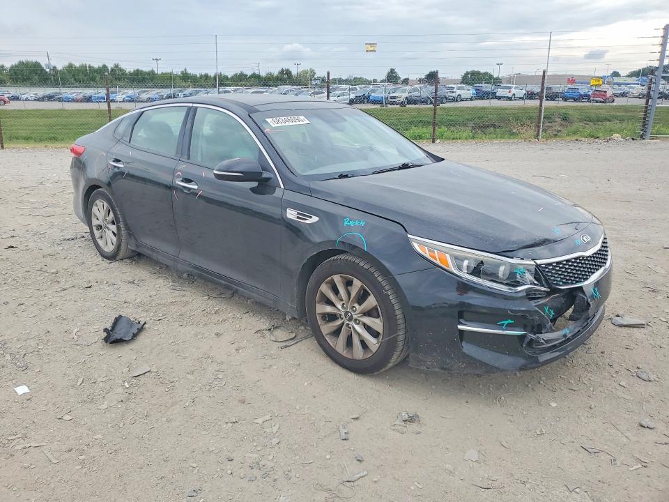 Фото 4 с аукциона – 2016 KIA OPTIMA с VIN 5XXGU4L30GG010231