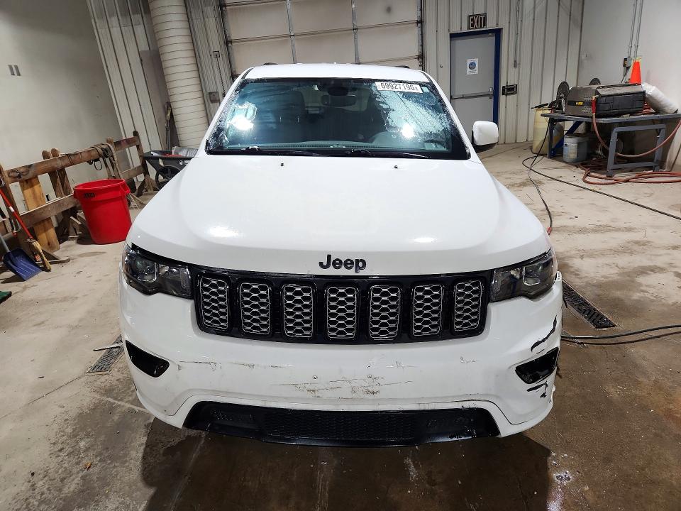 Снимка 5 от търг – 2022 JEEP GRAND CHEROKEE с VIN 1C4RJFAG5NC151389