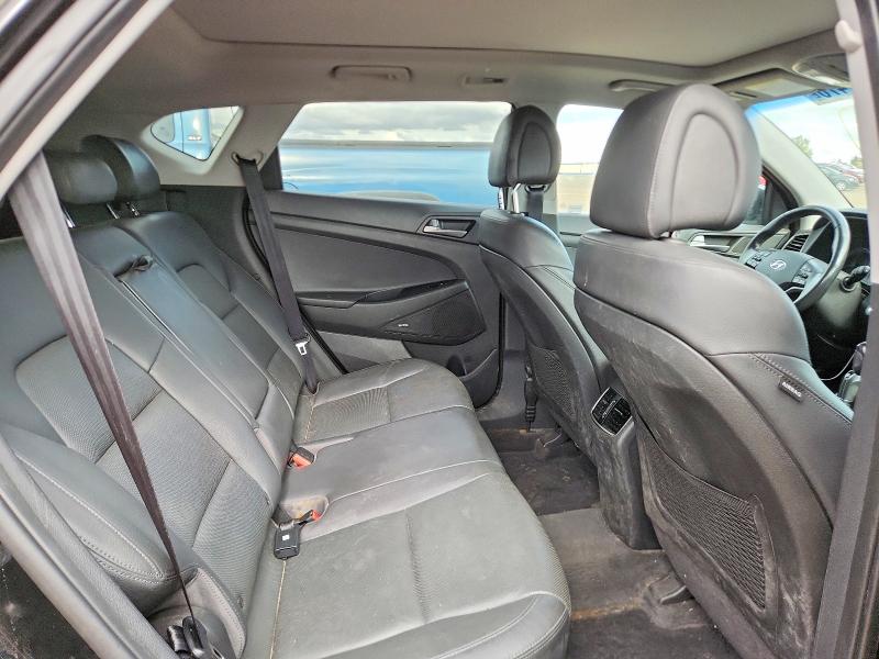 Photo 11 from auction – 2017 HYUNDAI TUCSON with VIN KM8J3CA29HU352880
