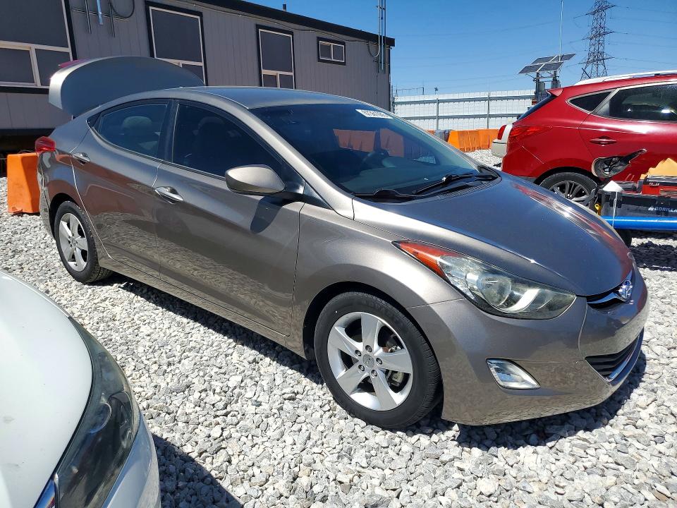 Photo 4 from auction – 2013 HYUNDAI ELANTRA with VIN 5NPDH4AE5DH303389