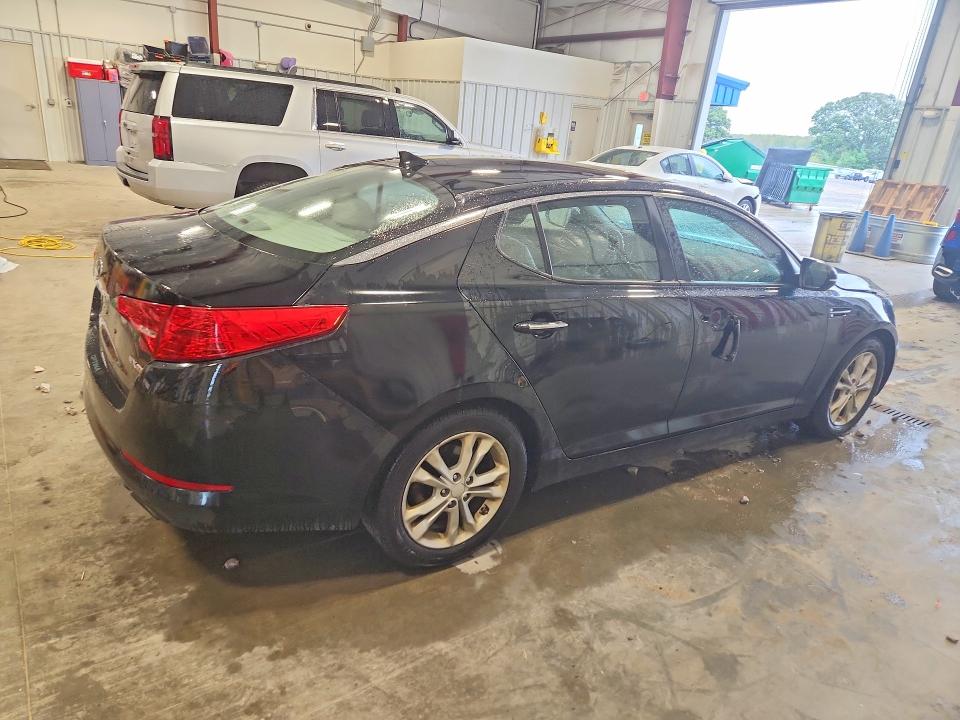 Photo 3 from auction – 2013 KIA OPTIMA with VIN 5XXGN4A70DG232752