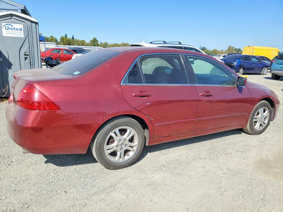 Photo 3 from auction – 2006 HONDA ACCORD with VIN JHMCM56766C004143
