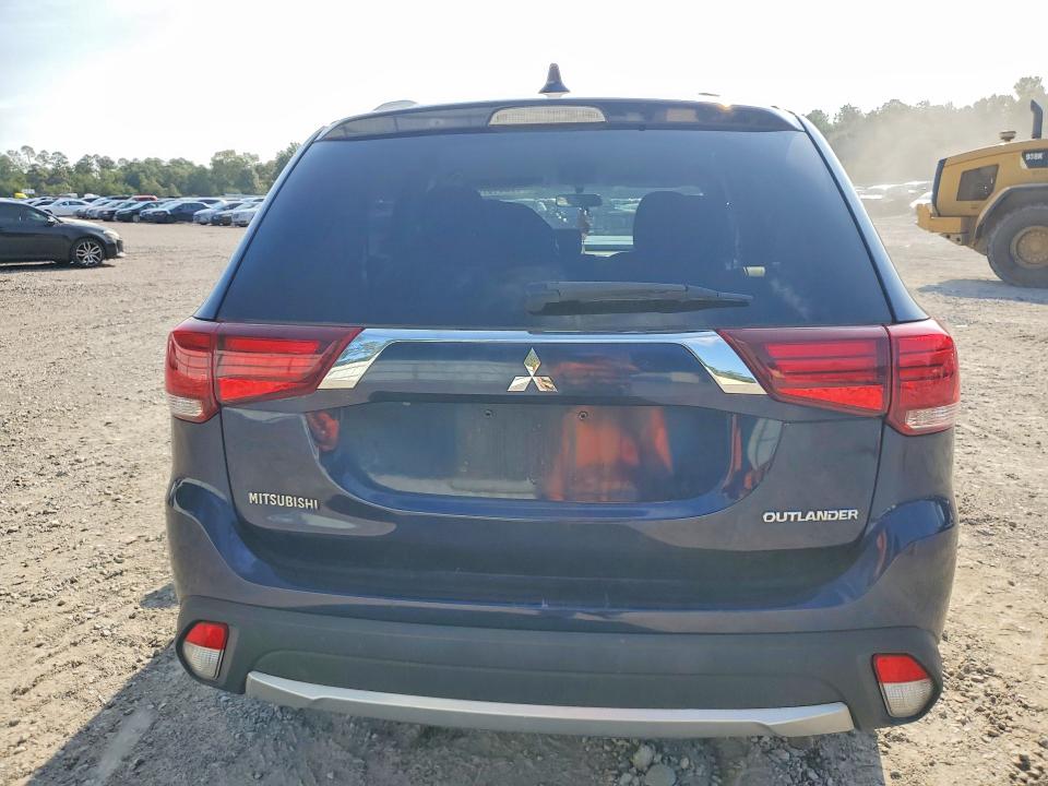 Снимка 6 от търг – 2018 MITSUBISHI OUTLANDER с VIN JA4AD2A35JZ054933