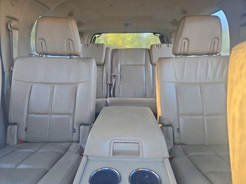 Photo 10 from auction – 2010 LINCOLN NAVIGATOR with VIN 5LMJJ3J55AEJ02310