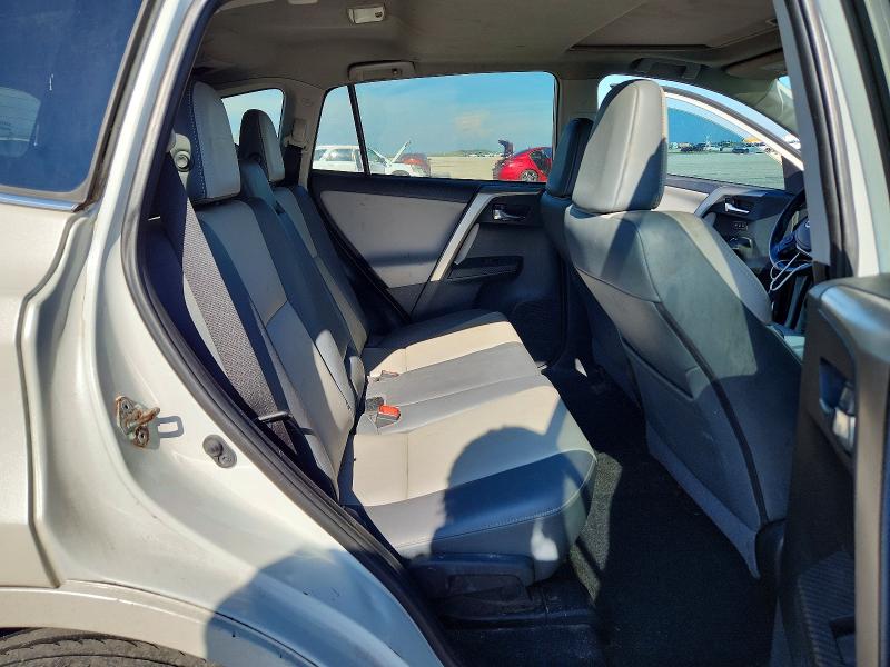 Photo 11 from auction – 2015 TOYOTA RAV4 with VIN 2T3YFREV9FW170680