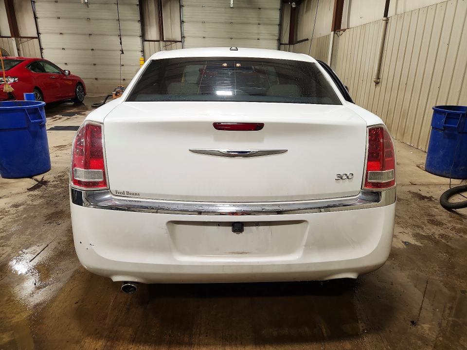 Снимка 6 от търг – 2012 CHRYSLER 300 с VIN 2C3CCAAG5CH186192
