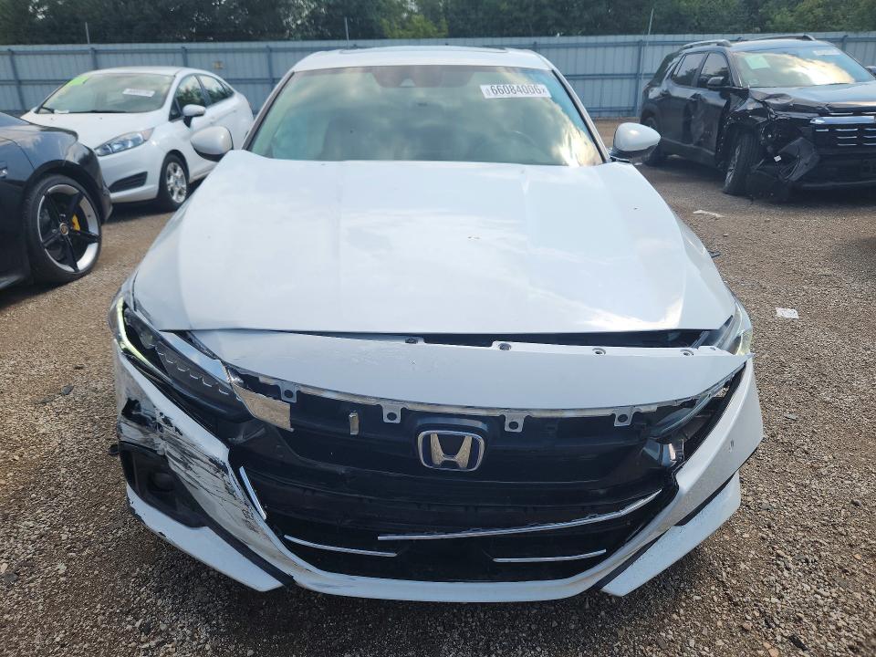 Снимка 5 от търг – 2022 HONDA ACCORD с VIN 1HGCV3F93NA031347
