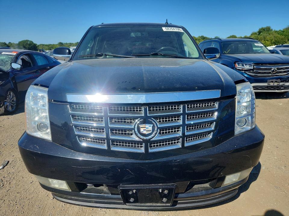 Photo 5 from auction – 2011 CADILLAC ESCALADE with VIN 1GYS4HEFXBR190455