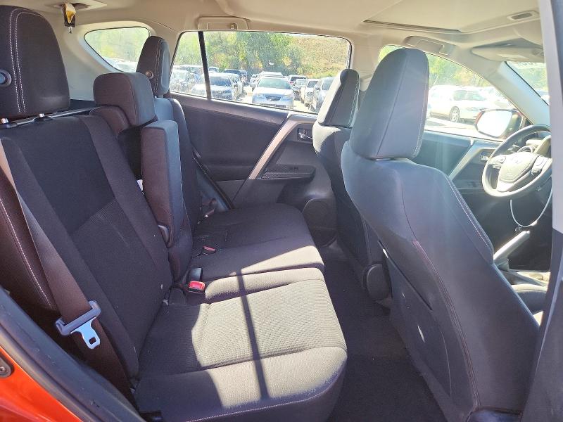 Photo 11 from auction – 2015 TOYOTA RAV4 with VIN JTMRFREV2FD130135