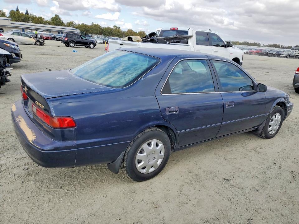 Photo 3 from auction – 1997 TOYOTA CAMRY with VIN 4T1BG22K6VU076252