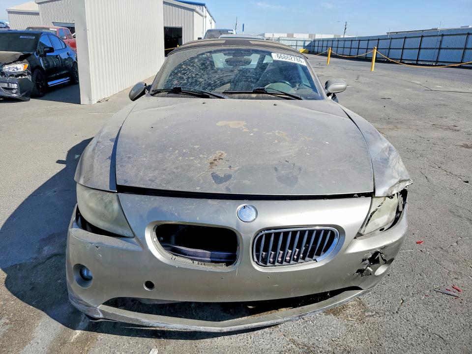 Photo 5 from auction – 2005 BMW Z4 with VIN 4USBT33585LS54774