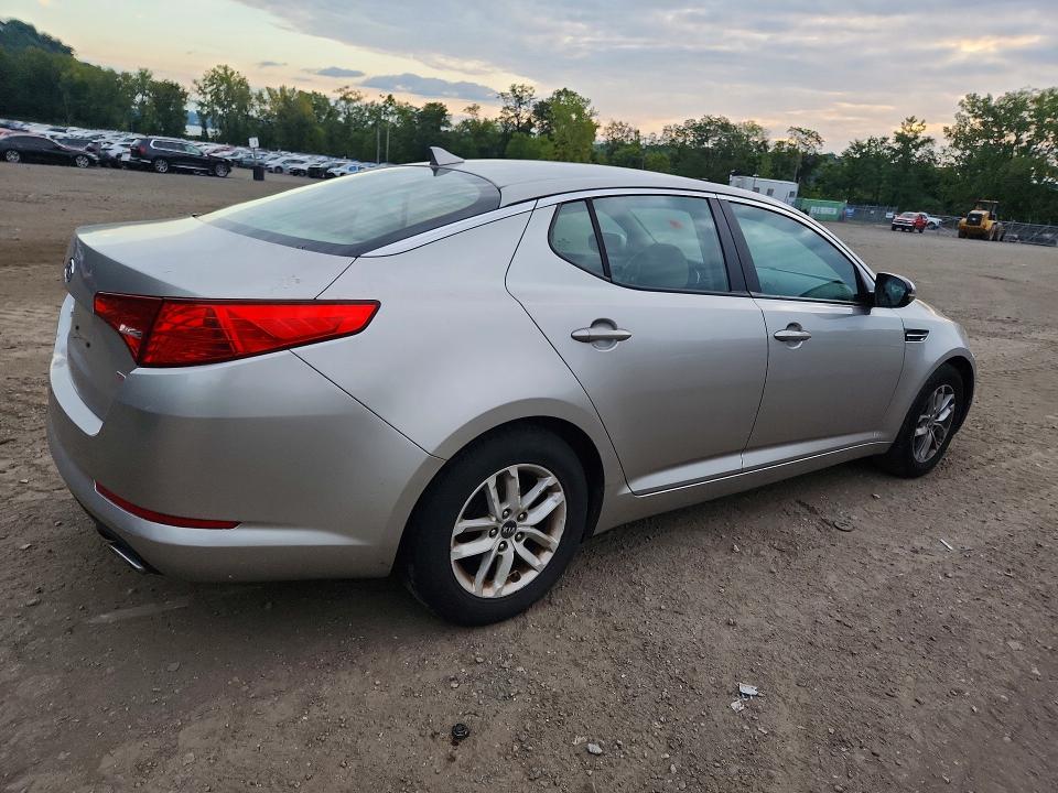 Photo 3 from auction – 2011 KIA OPTIMA with VIN KNAGM4A73B5173388