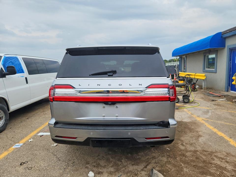 Снимка 6 от търг – 2020 LINCOLN NAVIGATOR с VIN 5LMJJ2TTXLEL17710