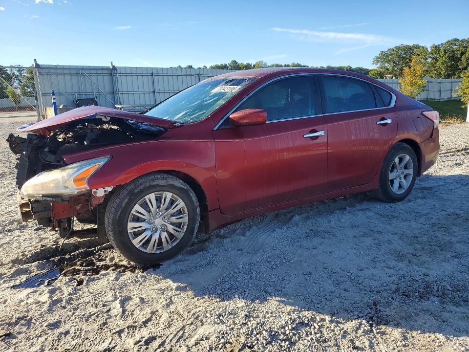 NISSAN ALTIMA 2015 с VIN 1N4AL3AP6FC137496 - Снимка от търг