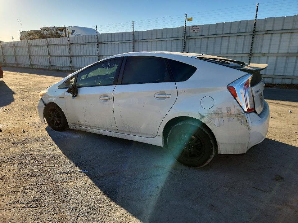 Foto 2 de la subasta – 2015 TOYOTA PRIUS con VIN JTDKN3DU1F0420173