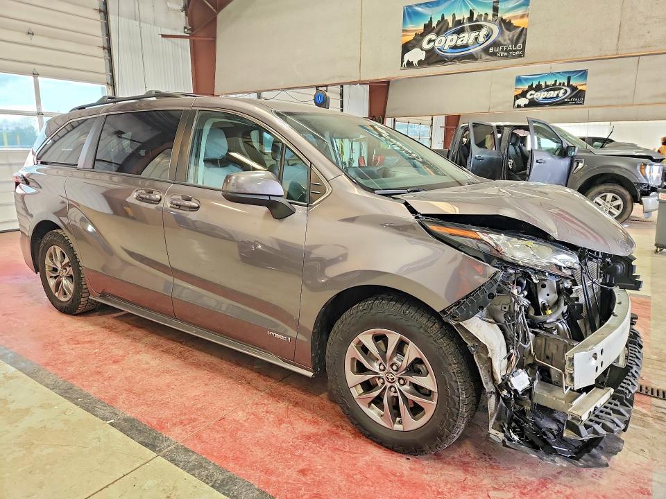 Снимка 4 от търг – 2021 TOYOTA SIENNA с VIN 5TDKSKFC8MS016045