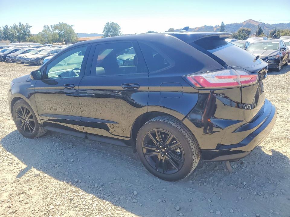 Foto 2 de la subasta – 2022 FORD EDGE con VIN 2FMPK4J96NBA28271
