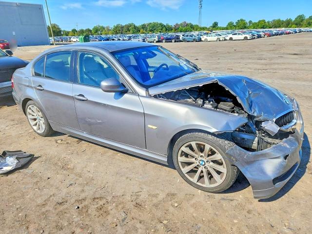 Photo 4 from auction – 2011 BMW 328 with VIN WBAPH7G53BNN06457