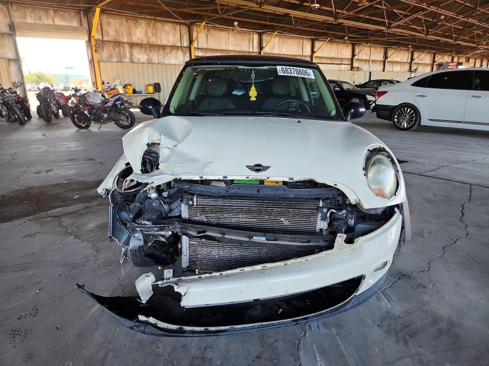 Foto 5 de la subasta – 2011 MINI COOPER con VIN WMWSU3C50BT094983
