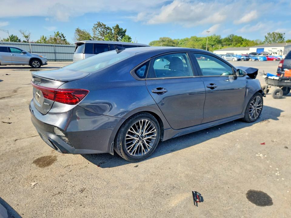 Photo 3 from auction – 2022 KIA FORTE with VIN 3KPF54AD8NE424481