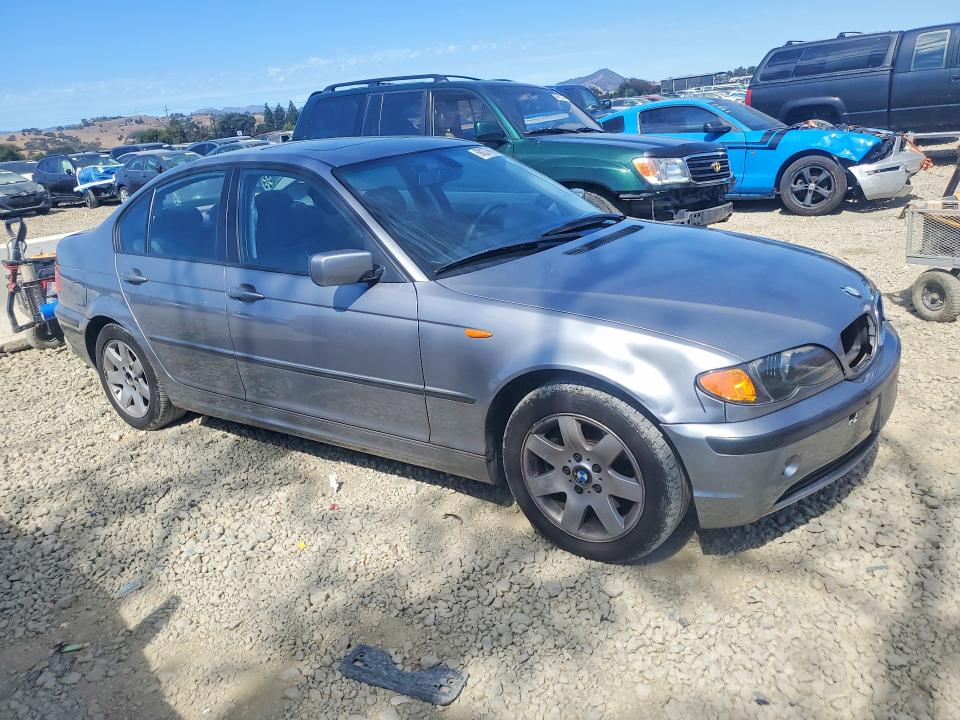 Photo 4 from auction – 2005 BMW 325 with VIN WBAEV33465KN98854