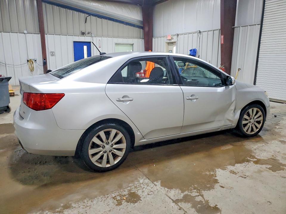 Снимка 3 от търг – 2010 KIA FORTE с VIN KNAFW4A36A5111694