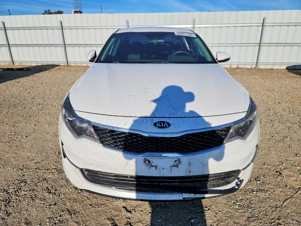 Photo 5 from auction – 2017 KIA OPTIMA with VIN 5XXGT4L38HG130900