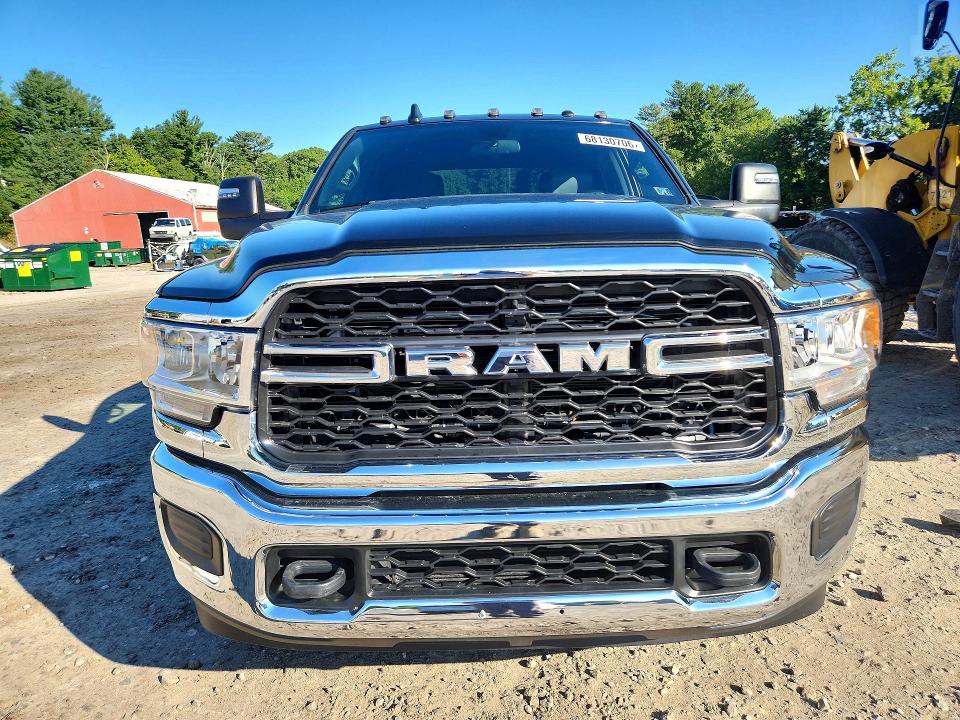 Foto 5 de la subasta – 2024 RAM 2500 con VIN 3C6UR5CL1RG327663