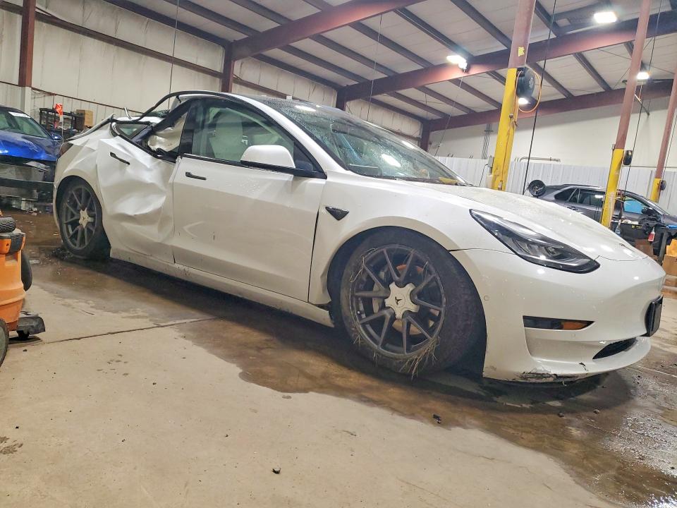 صورة رقم 4 من المزاد - 2021 TESLA MODEL 3 مع VIN 5YJ3E1EA9MF858807