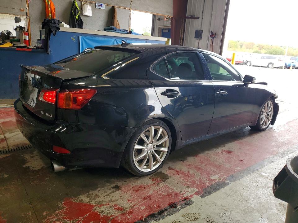 Photo 3 from auction – 2009 LEXUS IS with VIN JTHBE262595022587