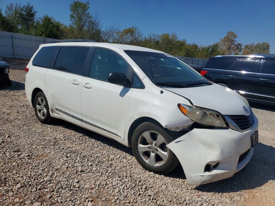 Zdjęcie 4 z aukcji – 2014 TOYOTA SIENNA z VIN 5TDKK3DCXES527069