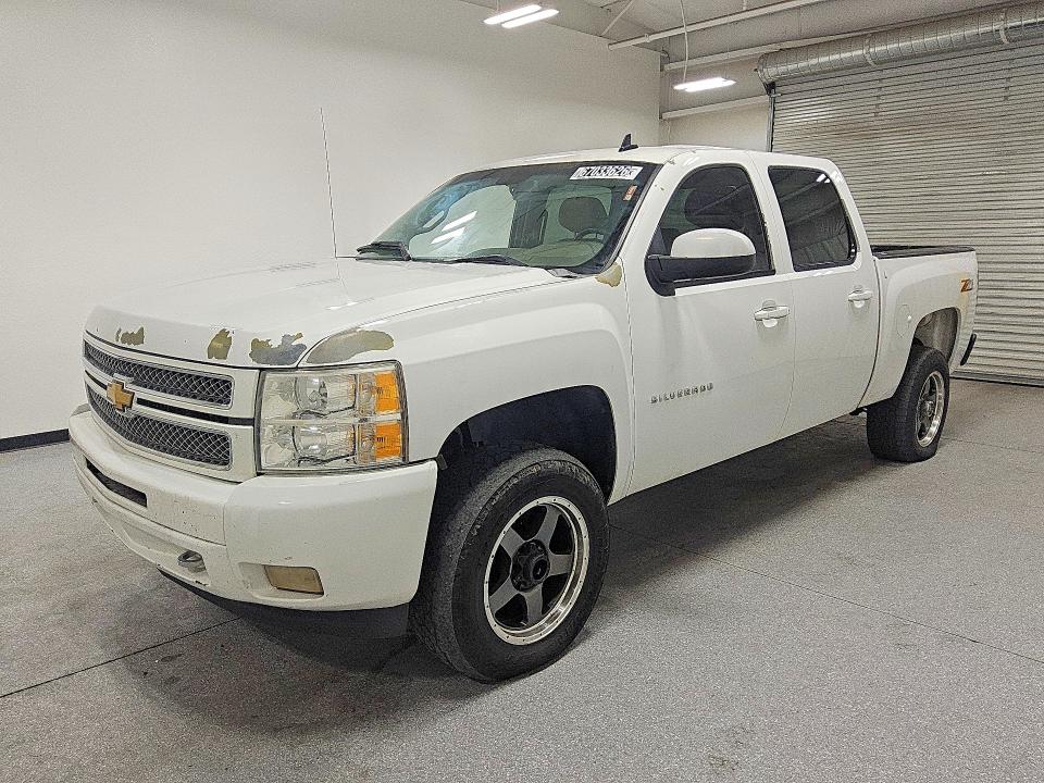 CHEVROLET SILVERADO 2013 with VIN 3GCPKSE71DG272469 - Photo from auction