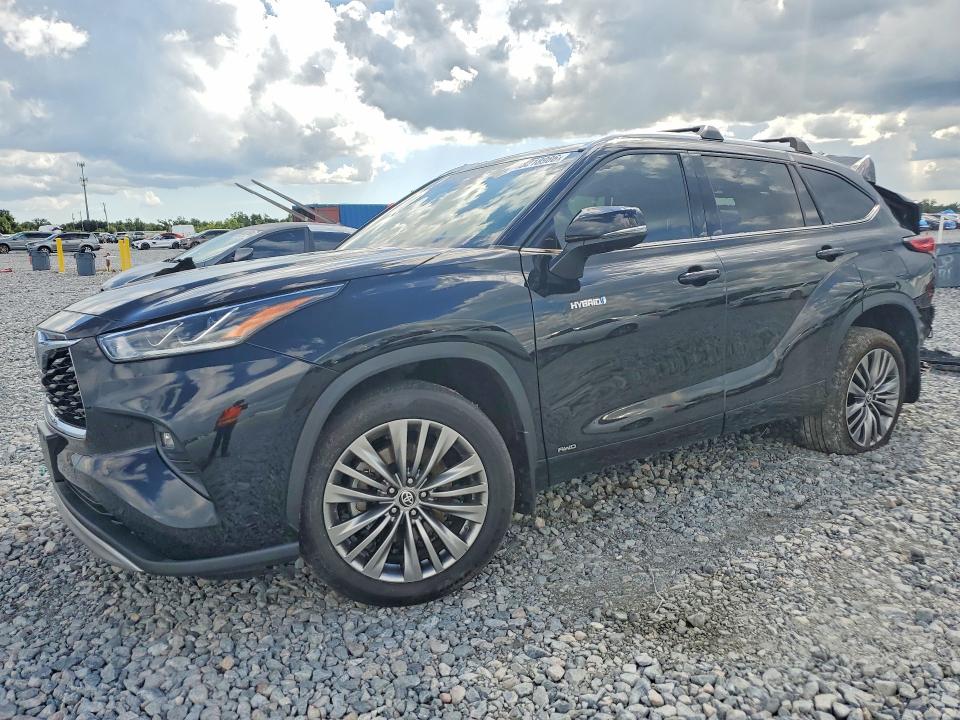 صورة رقم 1 من المزاد - 2021 TOYOTA HIGHLANDER مع VIN 5TDEBRCH4MS030532