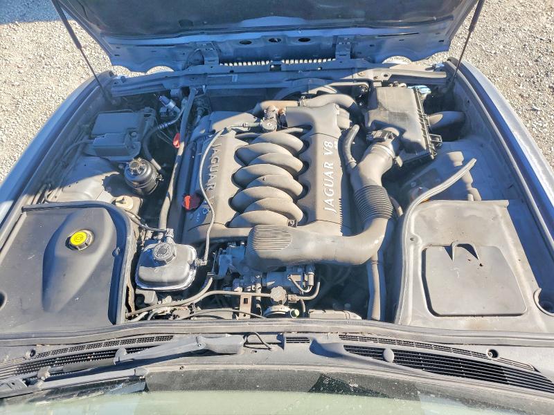 Photo 11 from auction – 2001 JAGUAR XJ8 with VIN SAJDA14C71LF28390