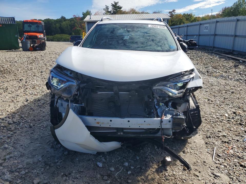 Photo 5 from auction – 2017 TOYOTA RAV4 with VIN 2T3JFREV4HW672629