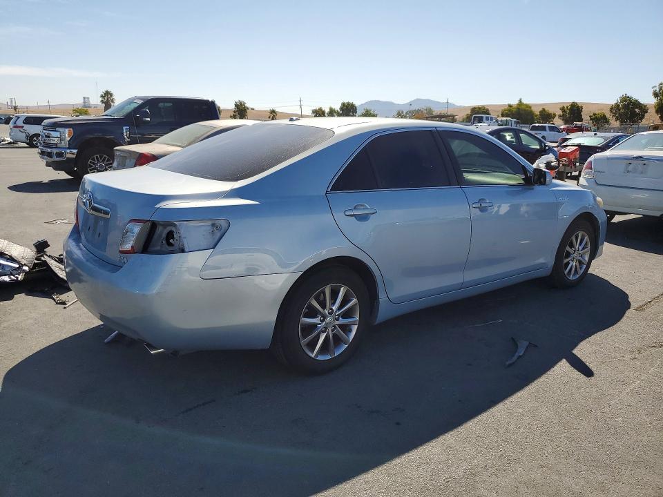Photo 3 from auction – 2011 TOYOTA CAMRY with VIN 4T1BB3EKXBU126548
