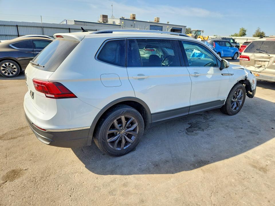 Снимка 3 от търг – 2022 VOLKSWAGEN TIGUAN с VIN 3VV3B7AX6NM177069