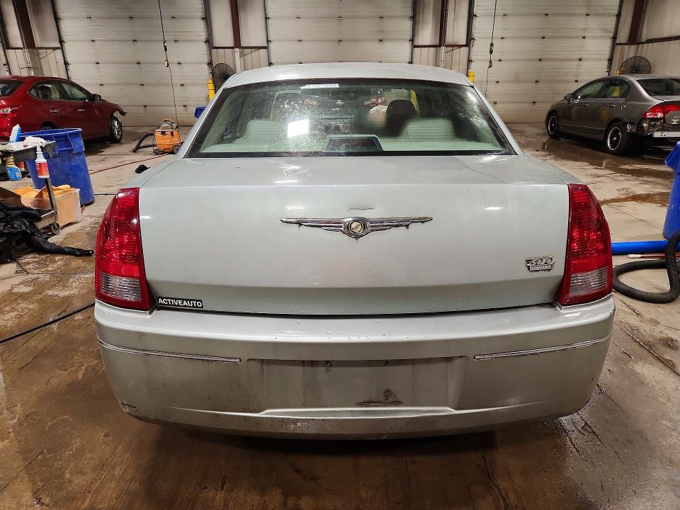 Photo 6 from auction – 2006 CHRYSLER 300 with VIN 2C3LA53G96H289257