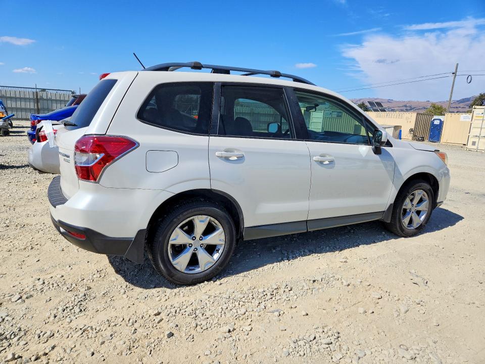 Photo 3 from auction – 2015 SUBARU FORESTER with VIN JF2SJADC1FH549735